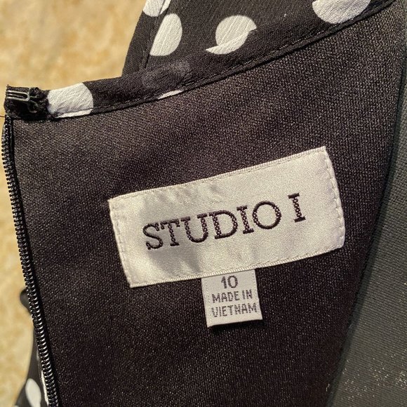 Studio I Black and White Polka Dot with Ruffled Hem Sz 10 - Picture 7 of 8